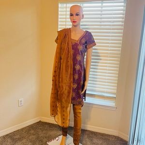 Salwar suit